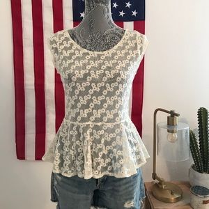 Lace daisy top!